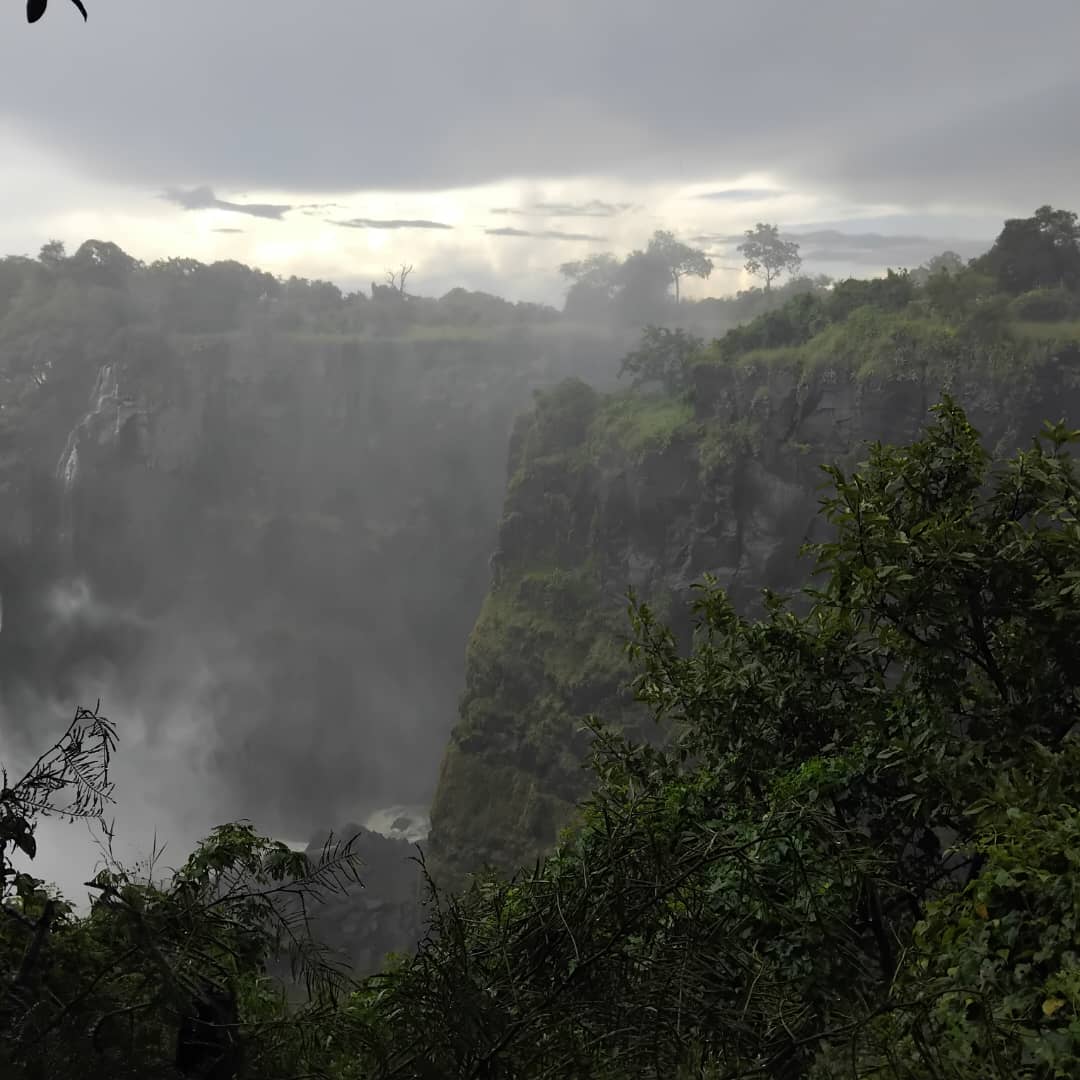 Victoria Falls Guided Tour plus transfer
